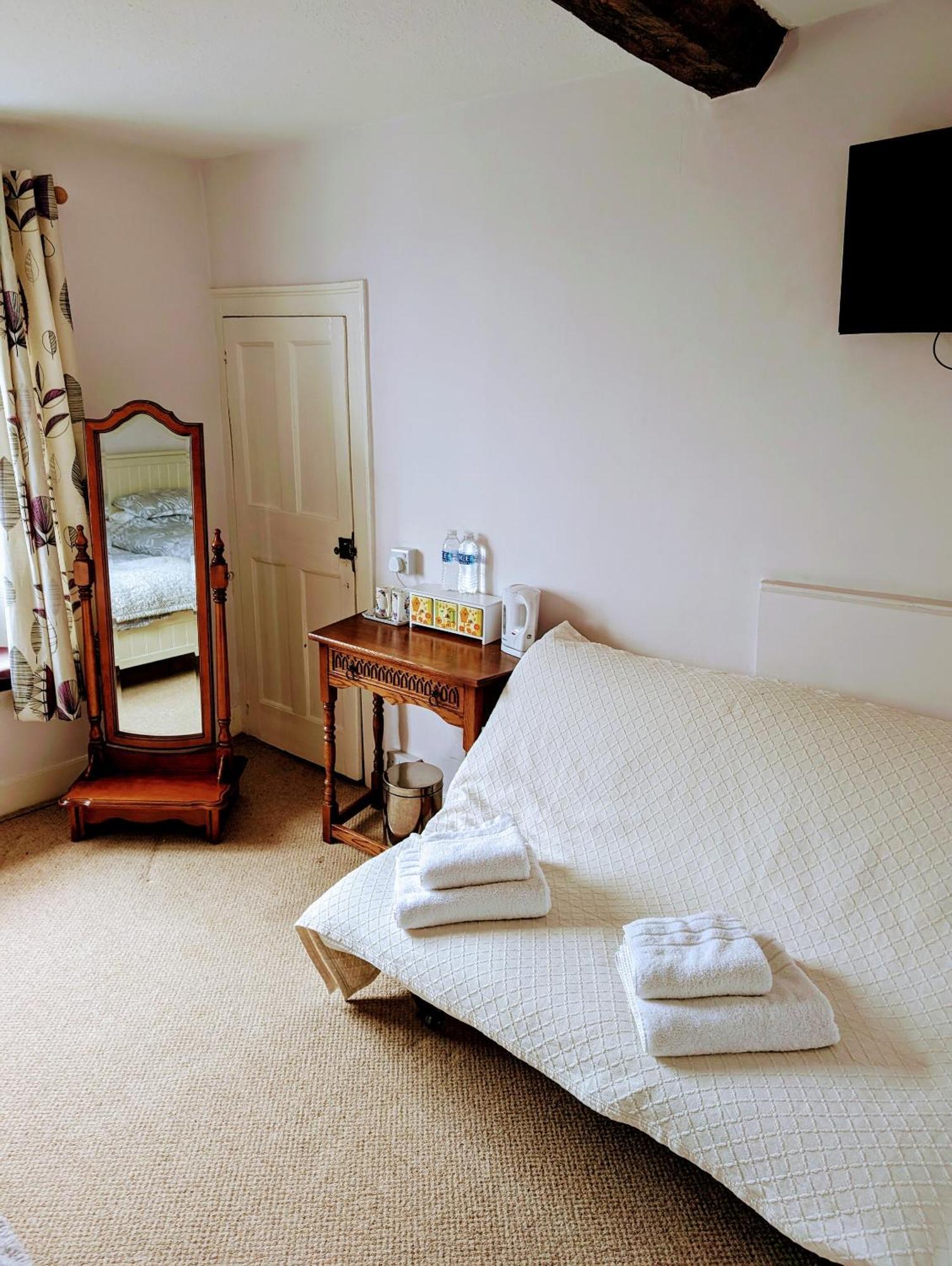 Bartholomew Arms Bed & Breakfast Maidford Luaran gambar